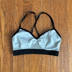 Lululemon sports bra size 4